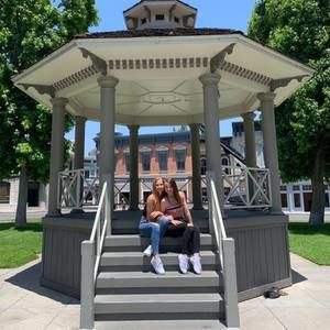 Meet your Posher, Maria